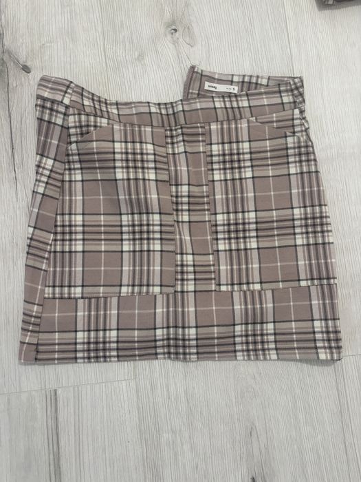 rożowa spodniczka mini