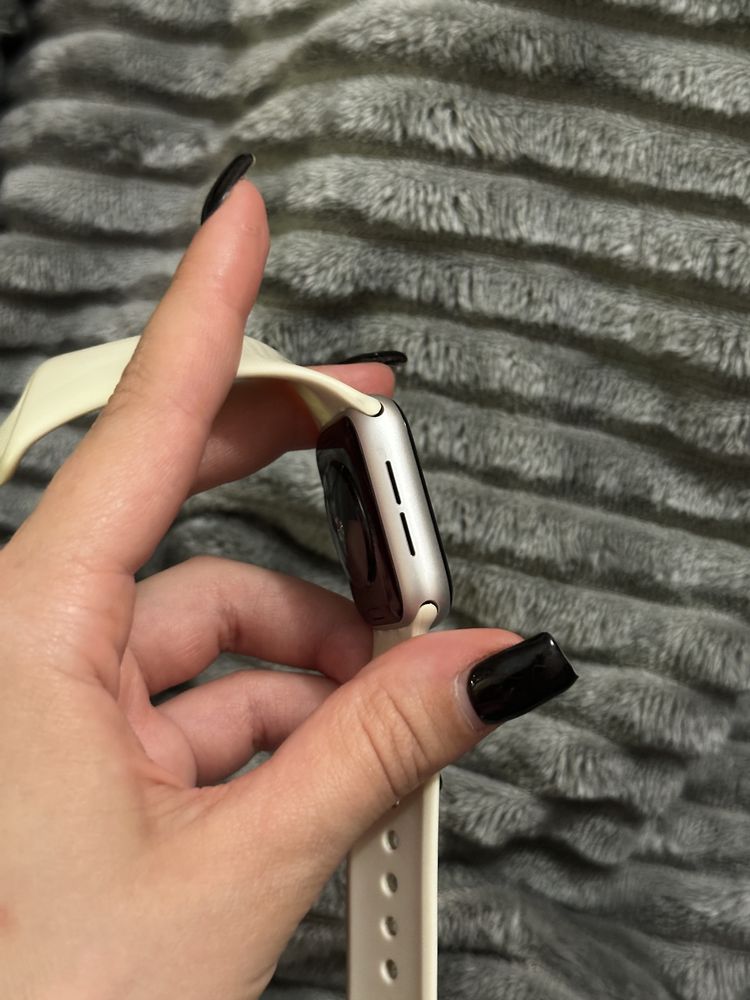 Apple Watch SE 40 мм (A2351)
