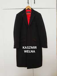 Czarny klasyczny płaszcz z czerwoną podszewką xl wełna kaszmir 
Skład