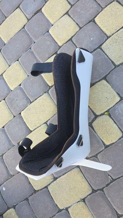 Деротаційний чобіток, ортез