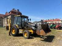Caterpillar 438C  Caterpillar 438C 4x4 szybkozłacze 2 łyżki skrętne koła polisa na ROK