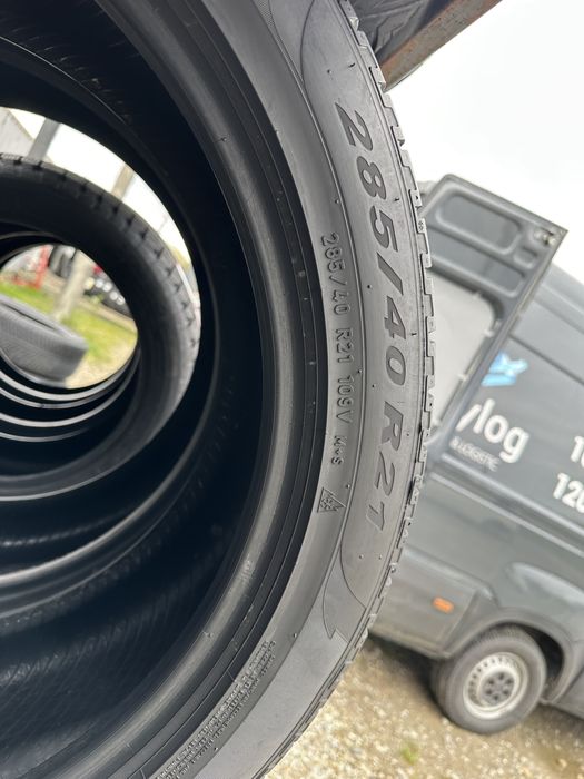 Шини б/у 285/40 R21 Pirelli 2шт