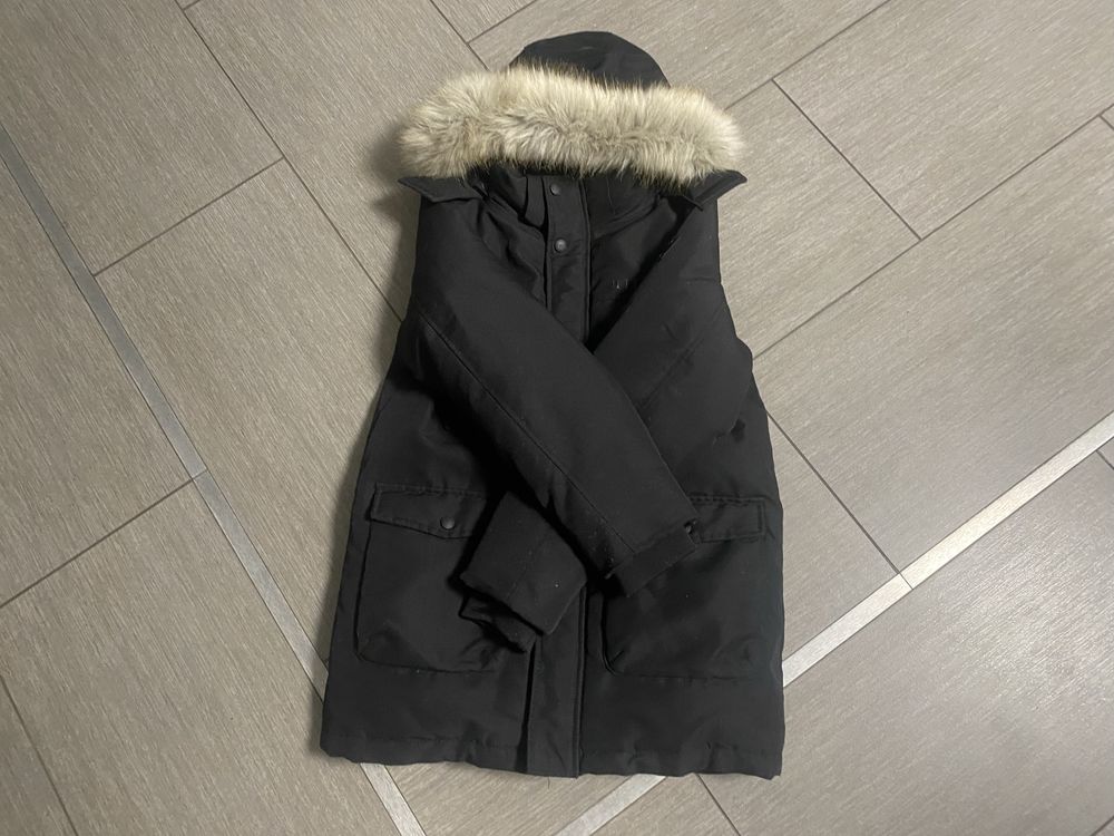 Продам куртку Tommy Hilfiger б/у в гарному стані розмір 152см