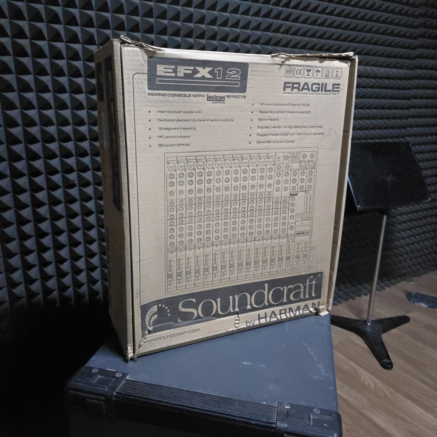 Mesa de Mistura Soundcraft EFX12 Lexicon