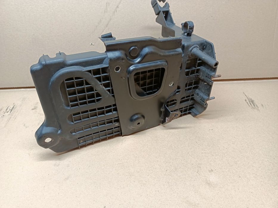 Podstawa obudowa mocowanie akumulatora Alfa Romeo 159 LIFT