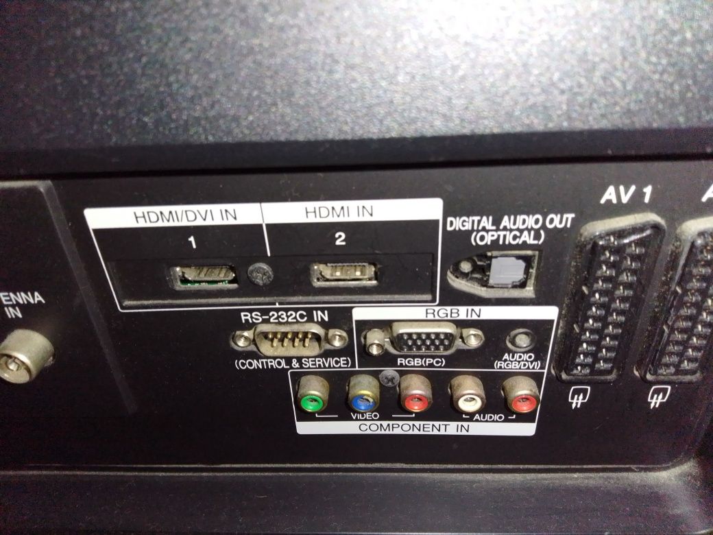 TV LG 37LT76  (luz ecrã avariada) - para reparar ou para peças