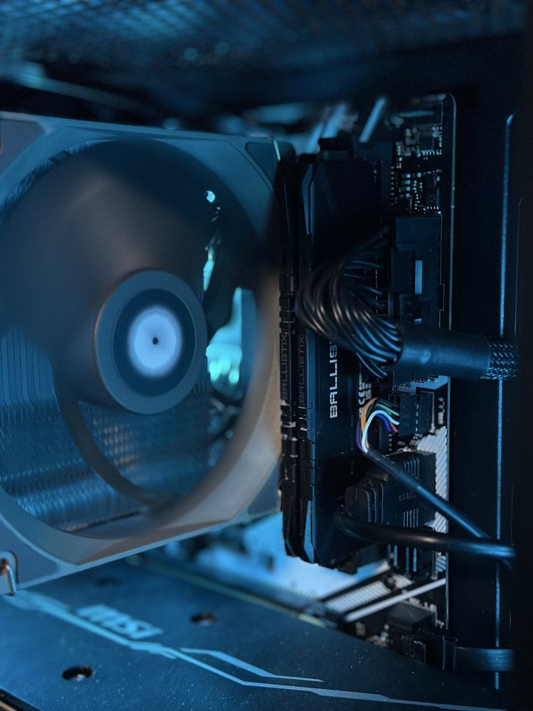 PC Gaming - i7 9700 -RX5700XT - 32GB