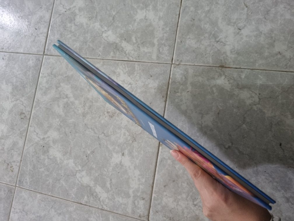 Livro  Criança- Winx