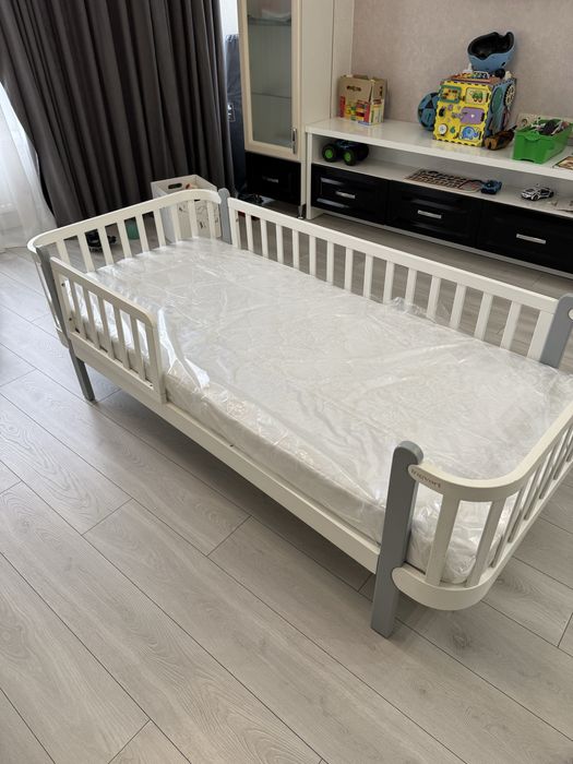 Детская кровать + матрас