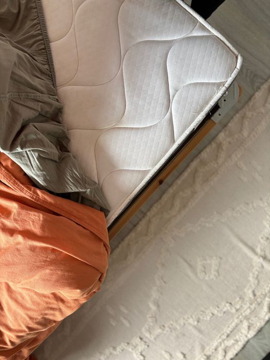 Cama 140 cm -  Estrado + colchão