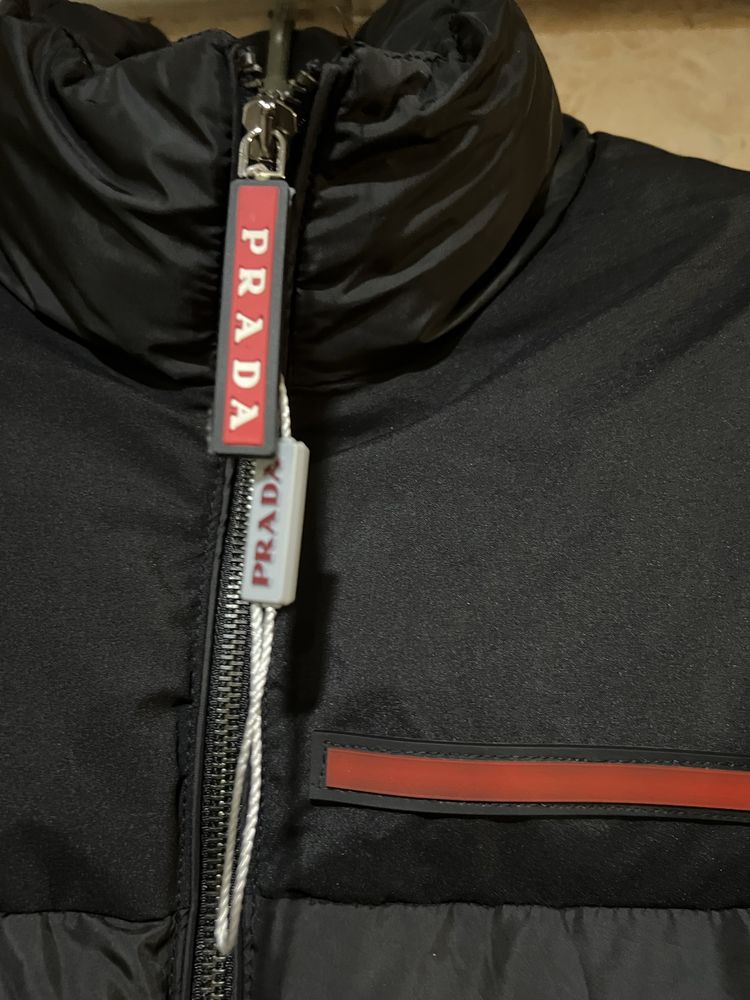 Чоловіча зимова куртка Prada