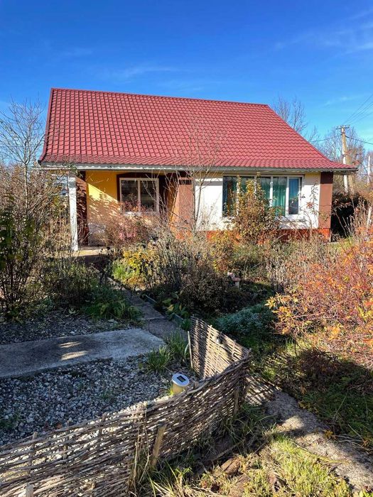 Садиба з власним ставом у м.Тлумач