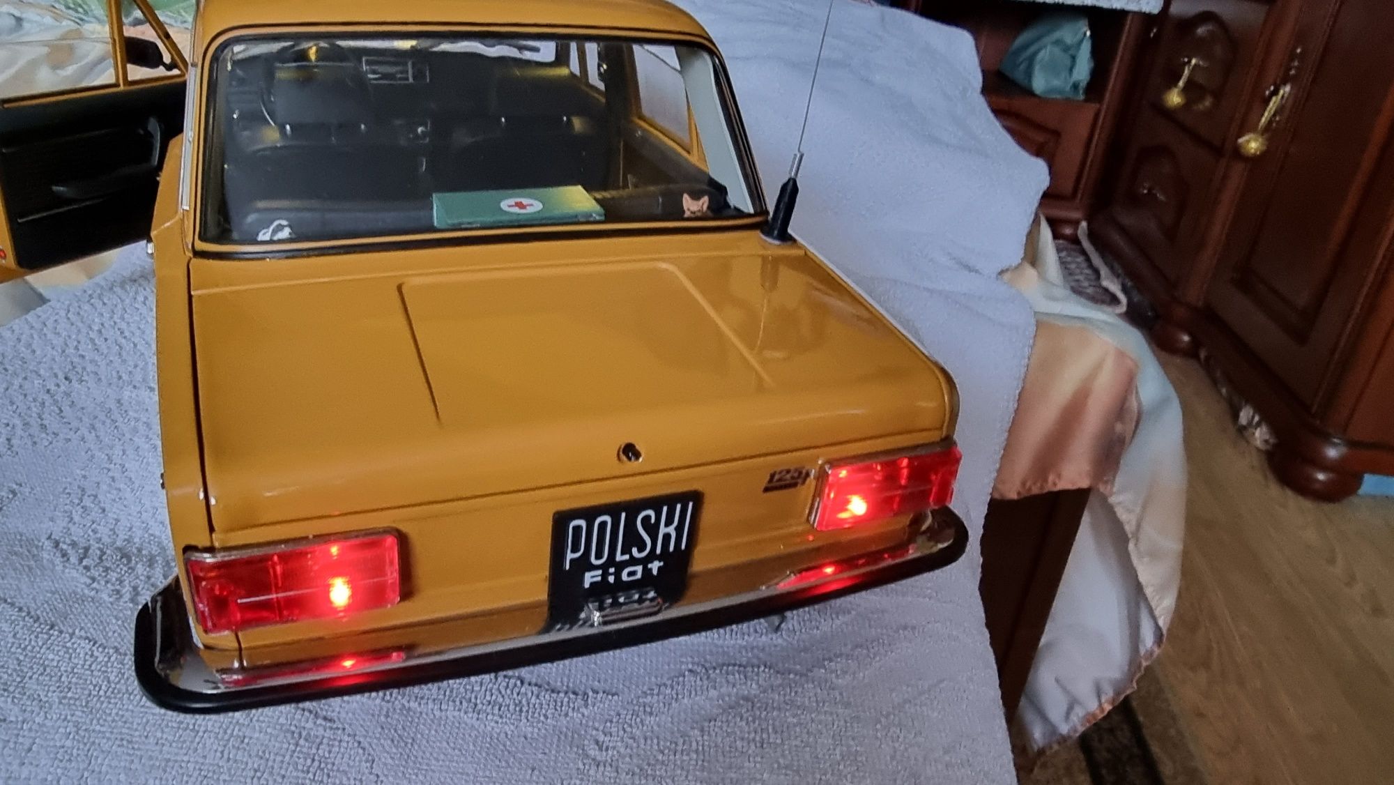 Model Fiat 125p skala 1:8