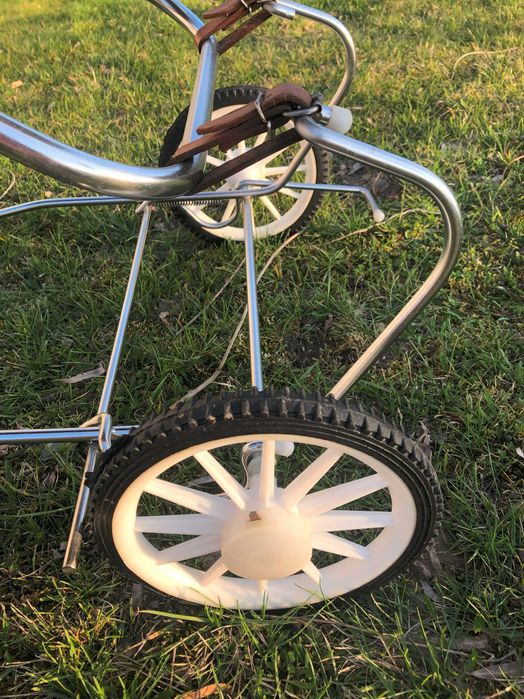 Wózek  wiklinowy retro PRL