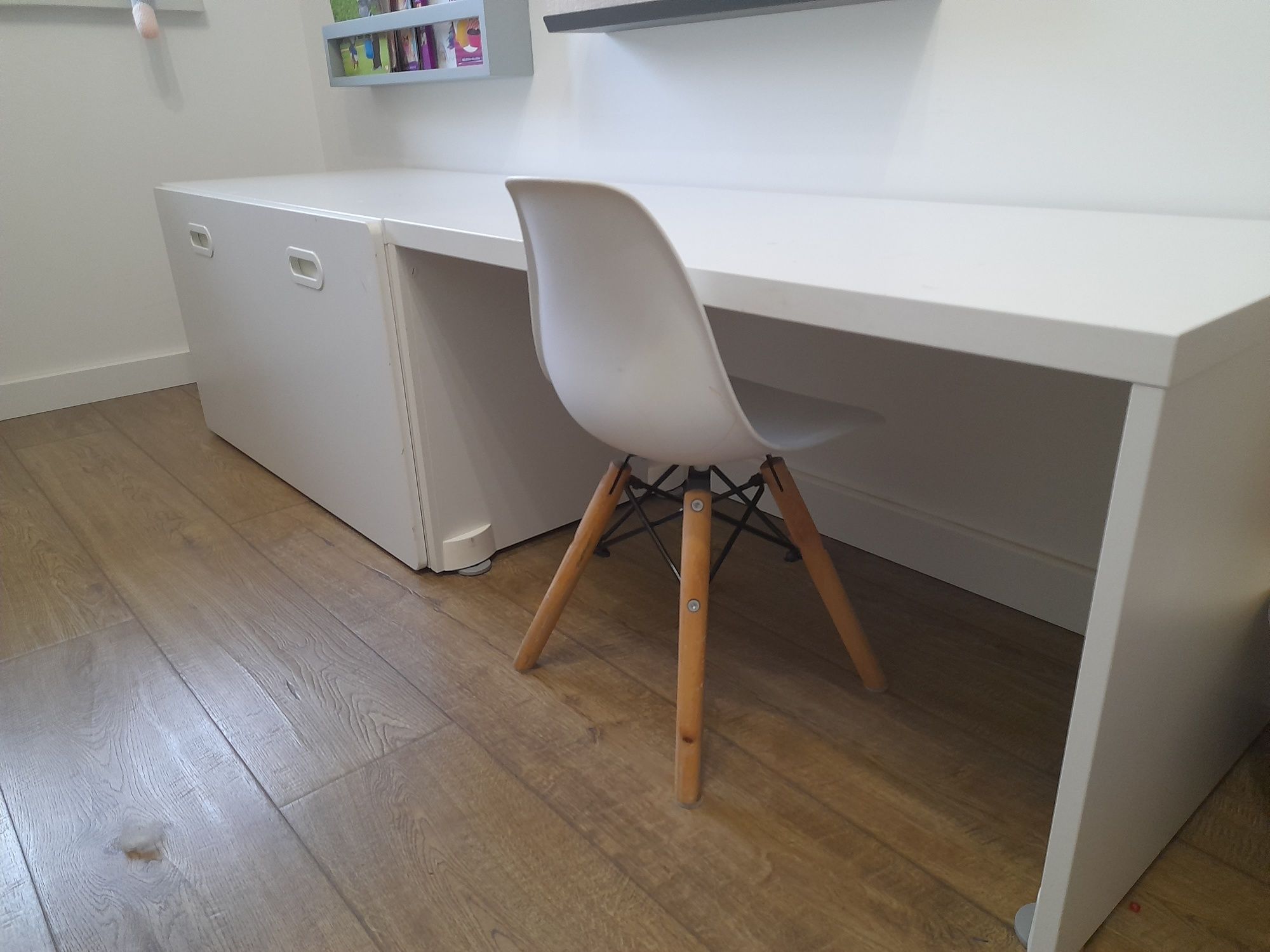 Biurko i skrzynia ikea model stuva + gratis krzesełko