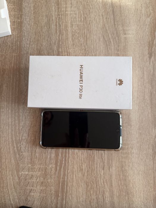 Смартфон Huawei P30 lite