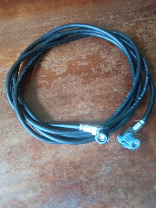 Автомобильный мультимедийный кабель HSD2