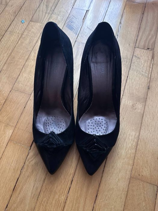 Туфлі жіночі замшеві з лаковою вставкою