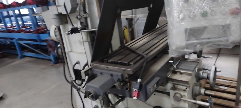 Frezarka uniwersalna do metalu Cormak