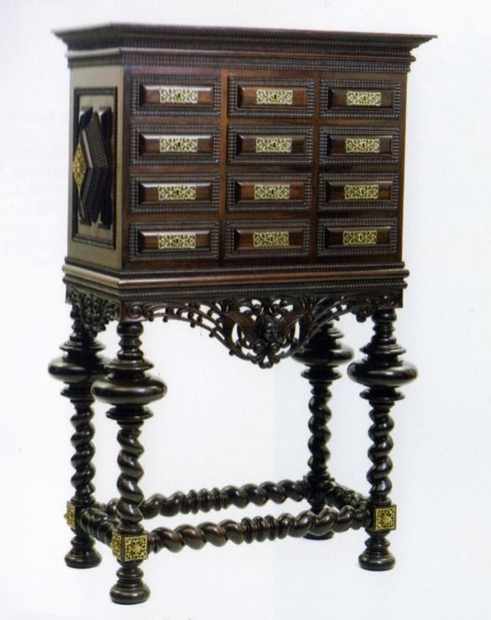 Escultura em bronze " Mulher Falcão "