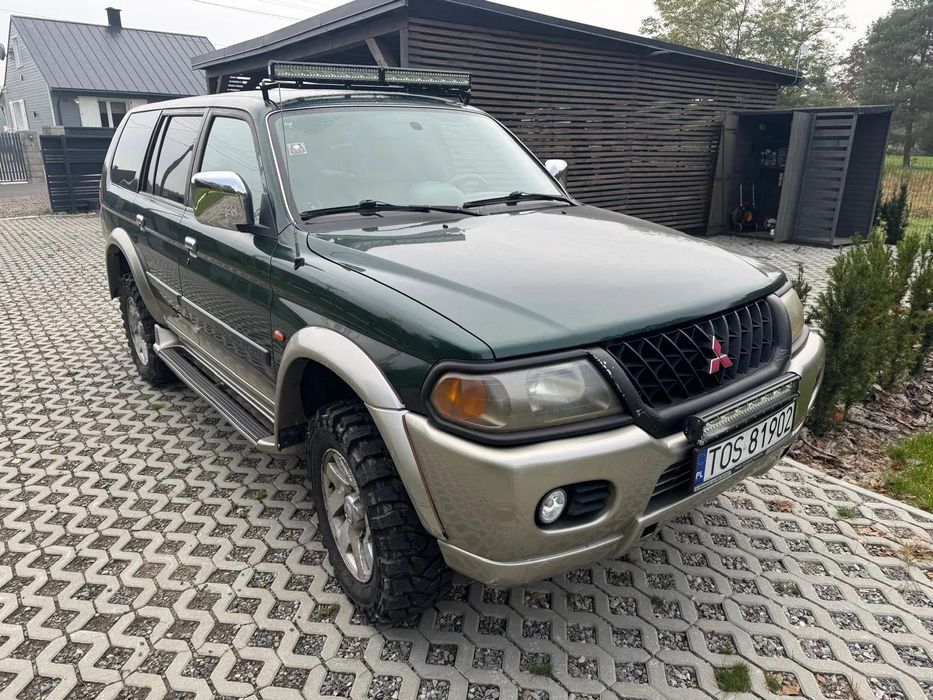 Mitsubishi Pajero Sport Mitsubishi Pajero 3.0 V6 | 2000r. | Benzyna | 4x4 | Zadbany | 187 tys.