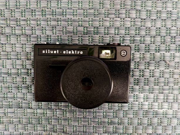 Aparat fotograficzny analogowy Siluet elektro kompaktowy na kliszę PRL