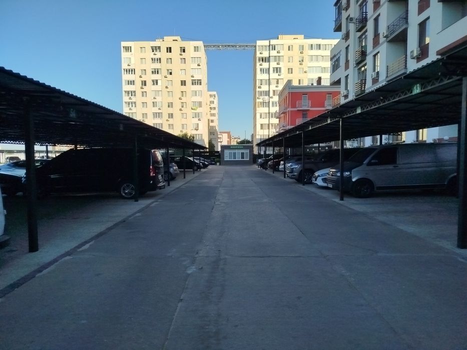 Здаю паркомісце в "Смарт сіті"