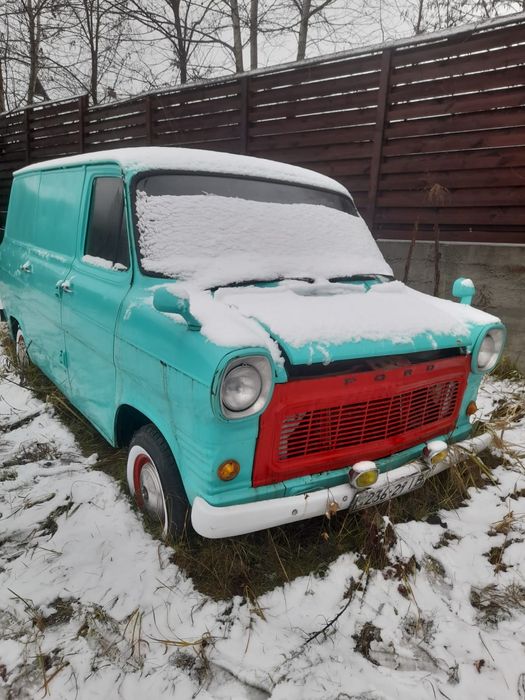 Ретро Ford transit mk1 1959 року випуску