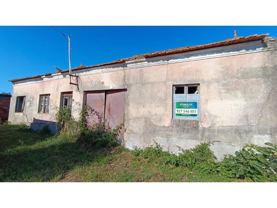 Ruína Para Recuperação Em Tabuaço, Ouca