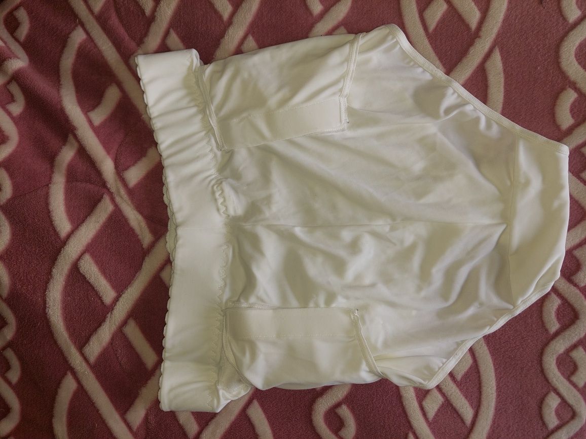 Cinta pós parto regulável  Chicco