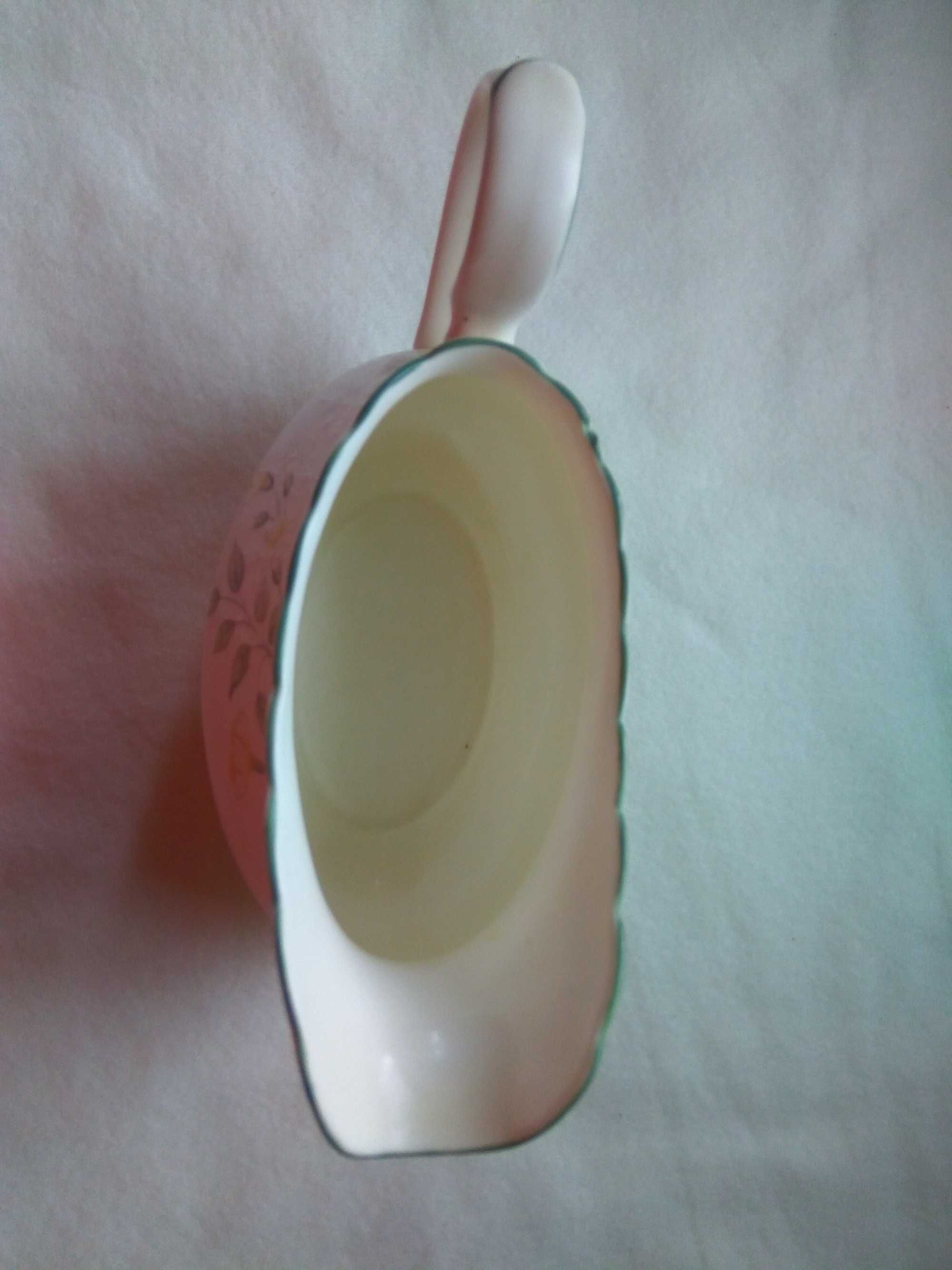 Sosjerka cienka i delikatna , porcelana kostna Royal Albert Anglia