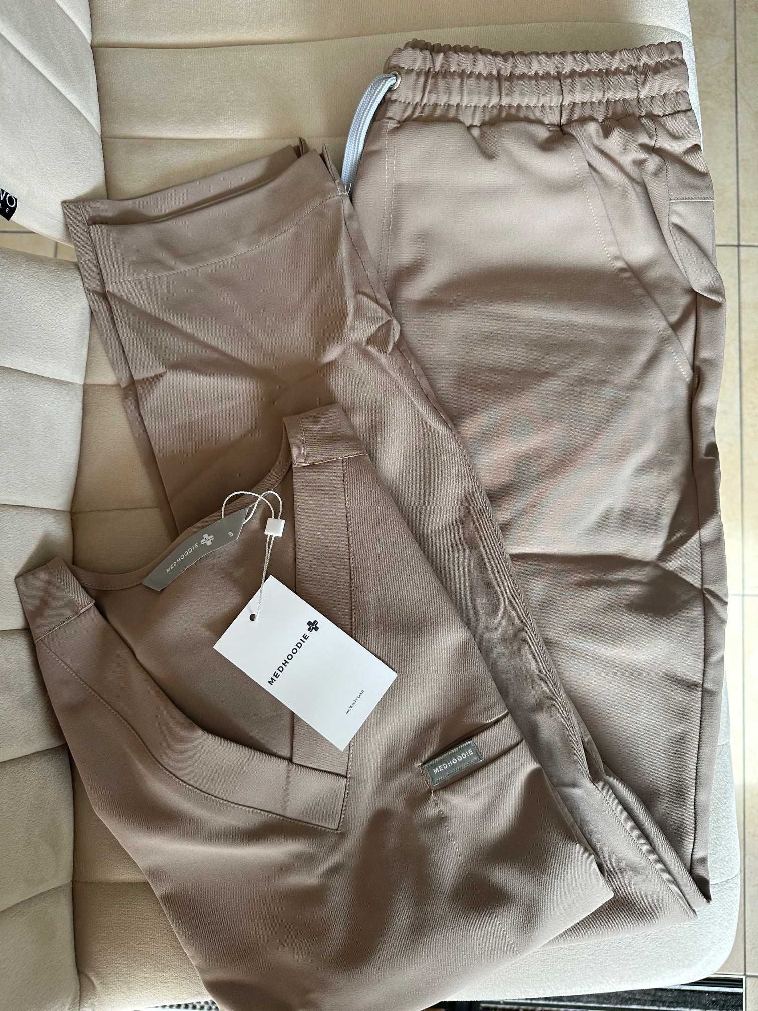 Uniform medyczny męski Medhoodie r. S beż spodnie Basic, bluza