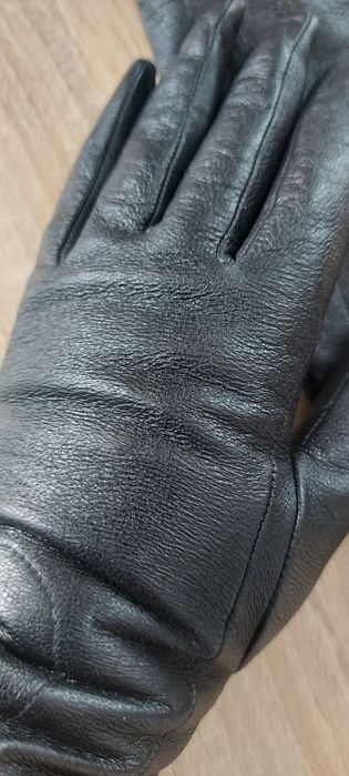 Перчатки ,кожа отличного качества.
Чуть утепленные