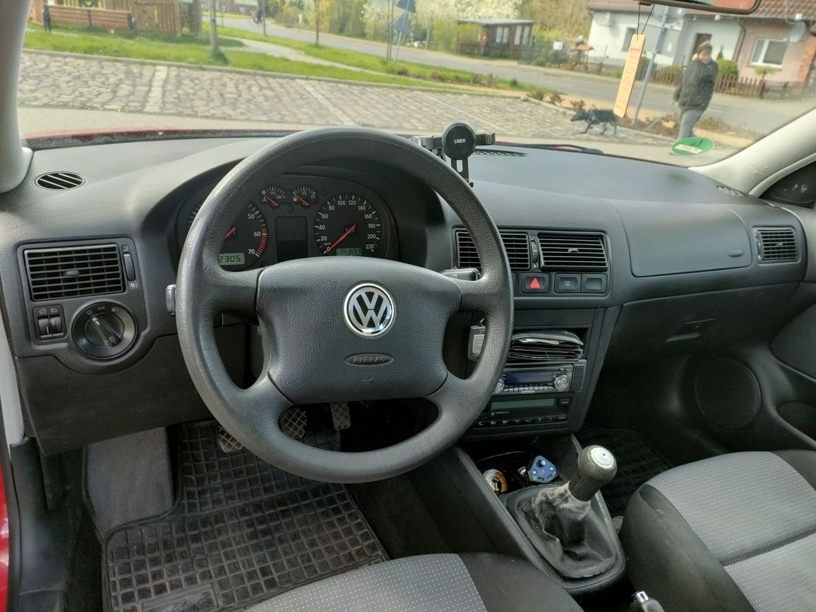 Volkswagen Golf 4 1.4 16v. Rocznik 2002