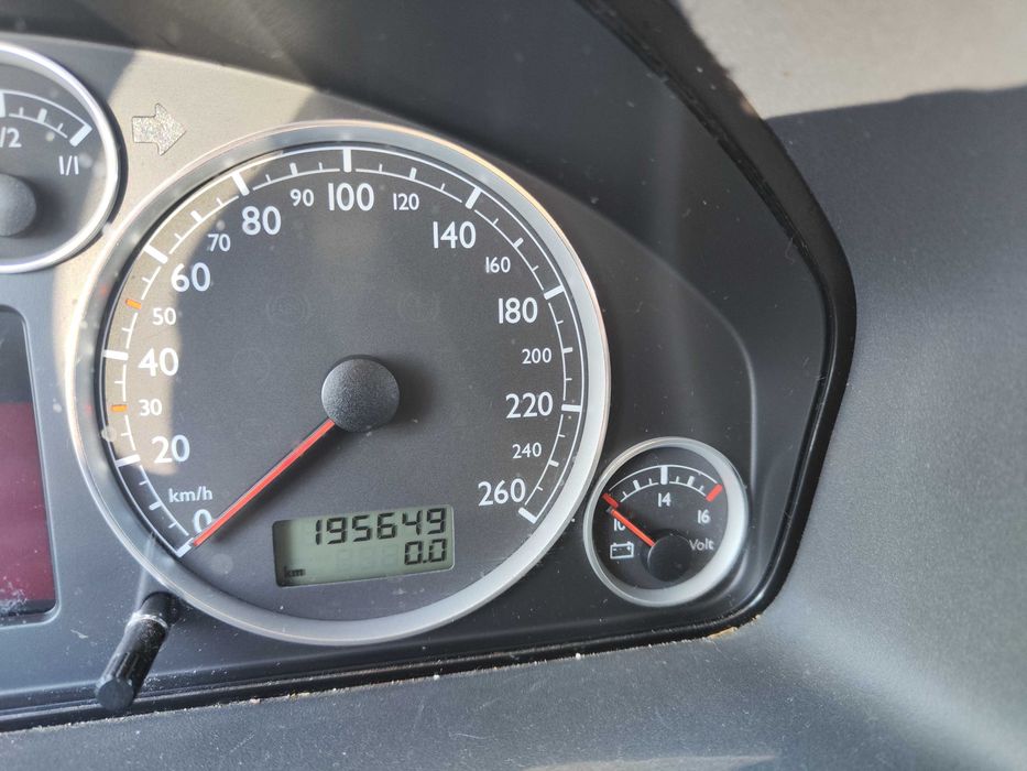 VW - Sharan 1.9 TDI - 115 , 7-mio osobowy , 4motion 4x4 .