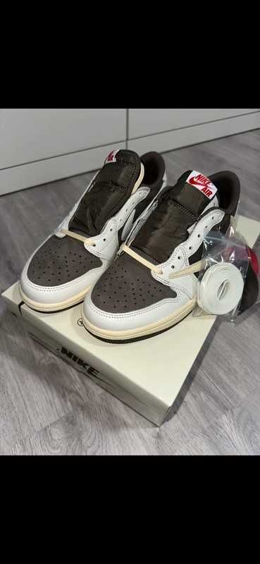 Jordan 1 Retro Low OG SP Travis Scott Reverse Mocha 44