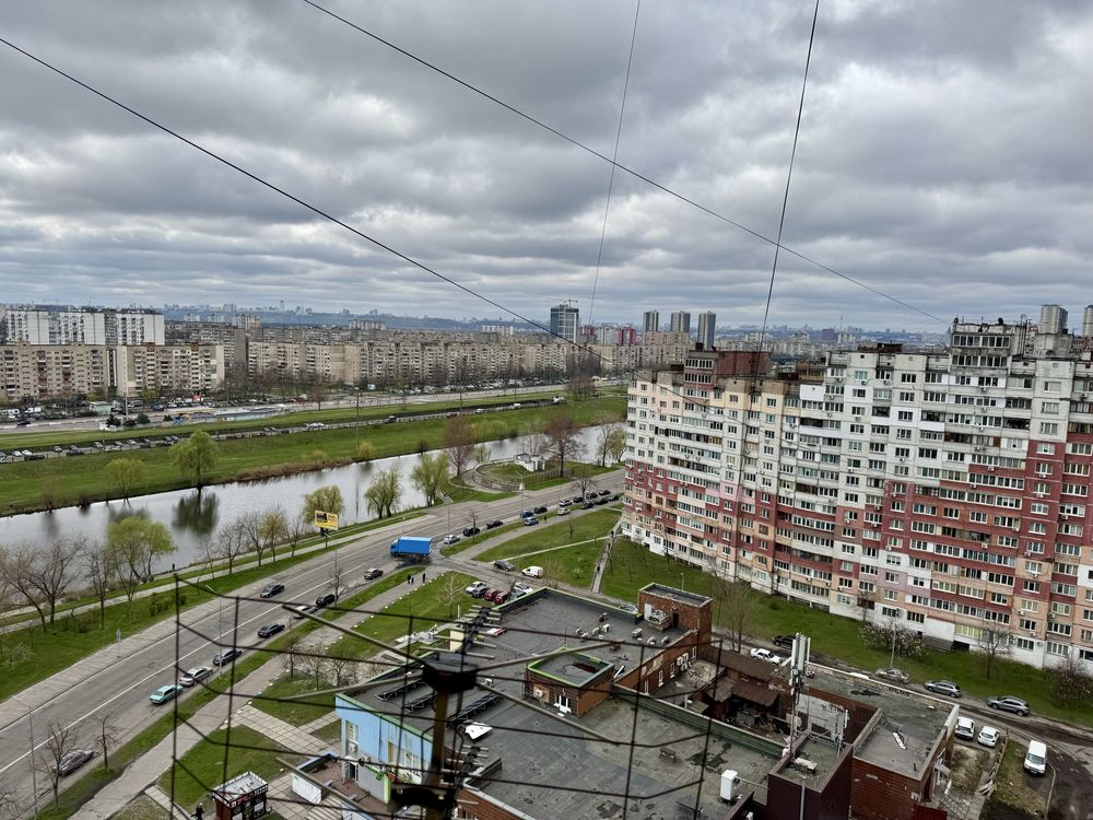 Терміново! Продаж просторої 2 кімнатної квартири 56 кв.м Троещина .