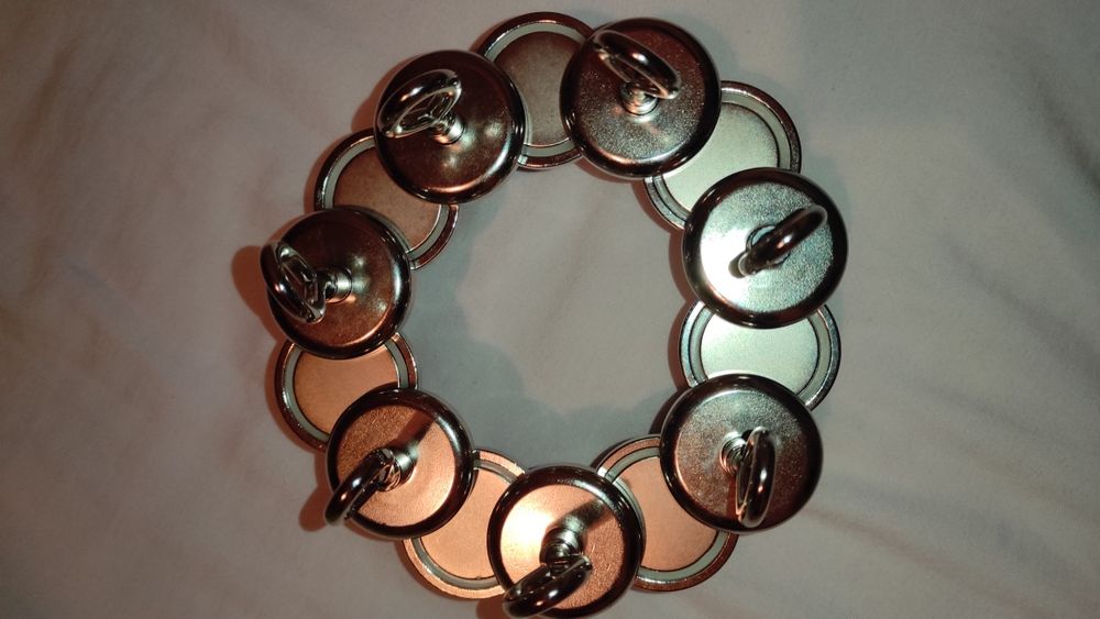 Magnes na 50-60 kg mocy, nowy.