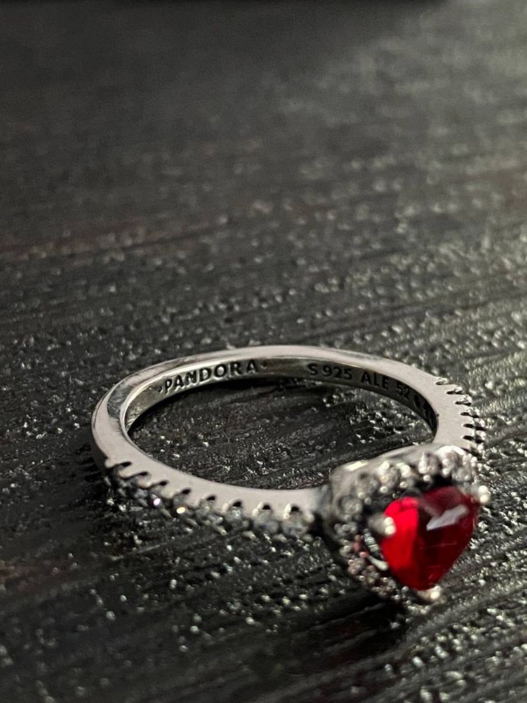 серебряное кольцо «красное сердце» pandora 925 проба
