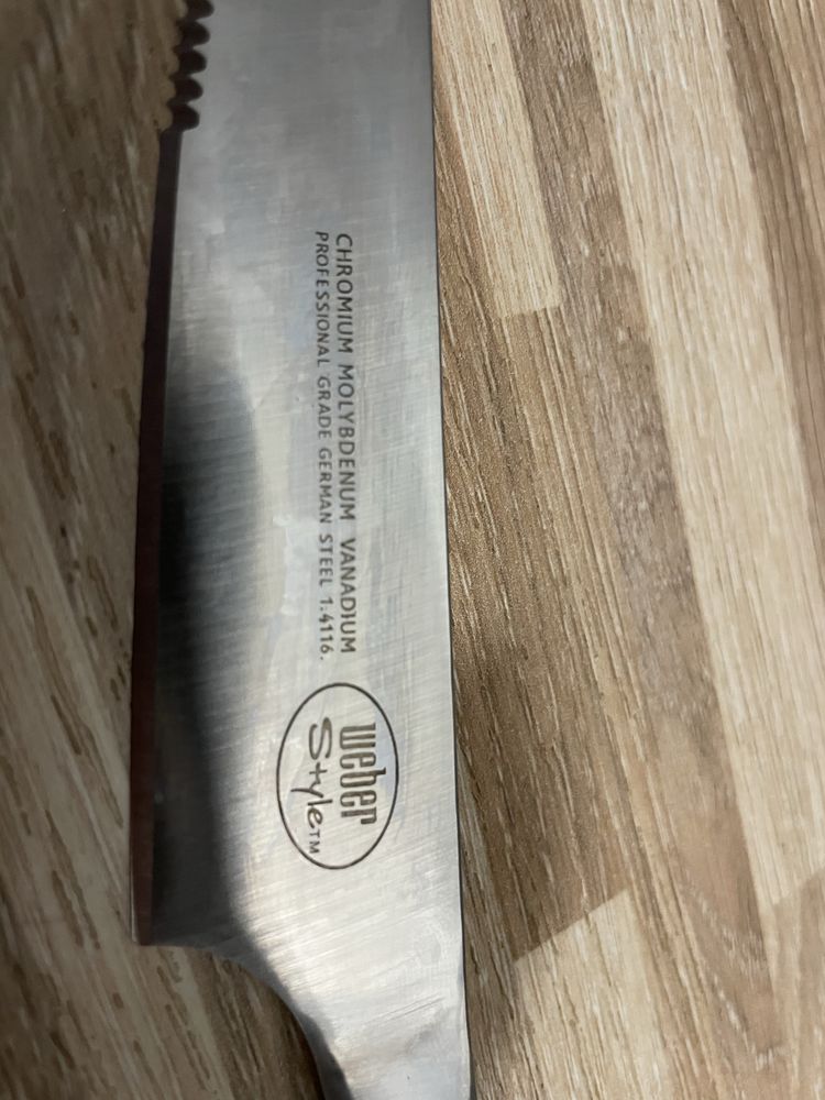 Komplet  sztucców do steków DELUXE Weber