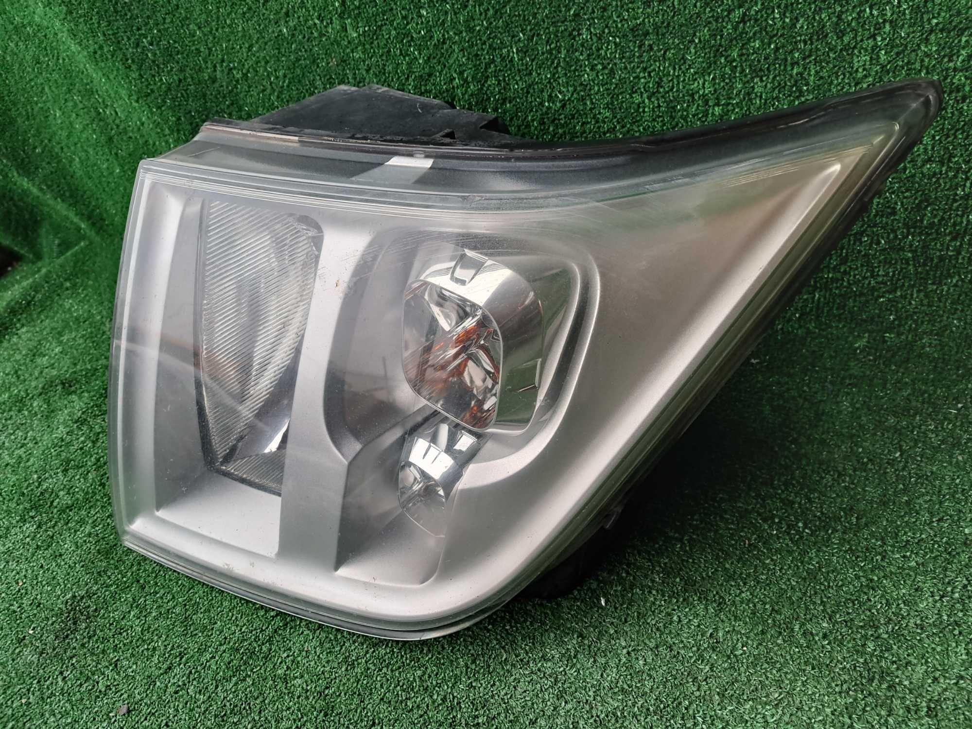 Lampa prawa przednia Ford Transit MK7