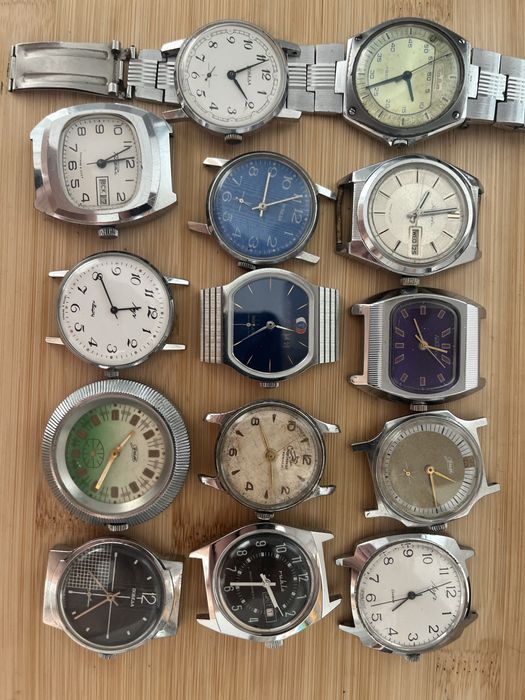 Zestaw dziatajacy zegarków