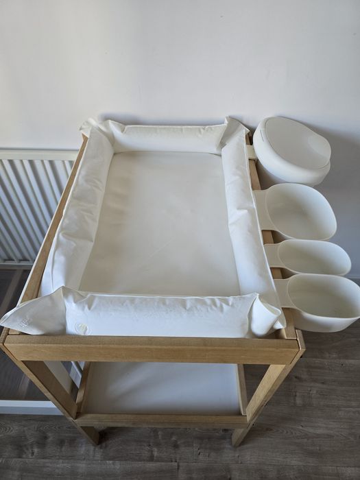 Przewijak  i łóżeczko dla niemowlaka IKEA