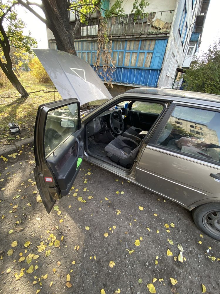 Volvo 460 1.6 газ/безин