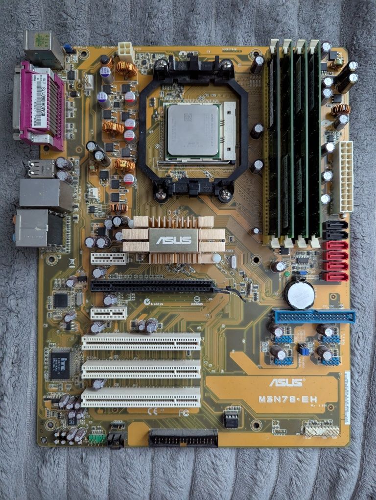 Комлект: Материньска плата Asus M3N78-EH + amd athlon 64 x2 5200 + 6gb