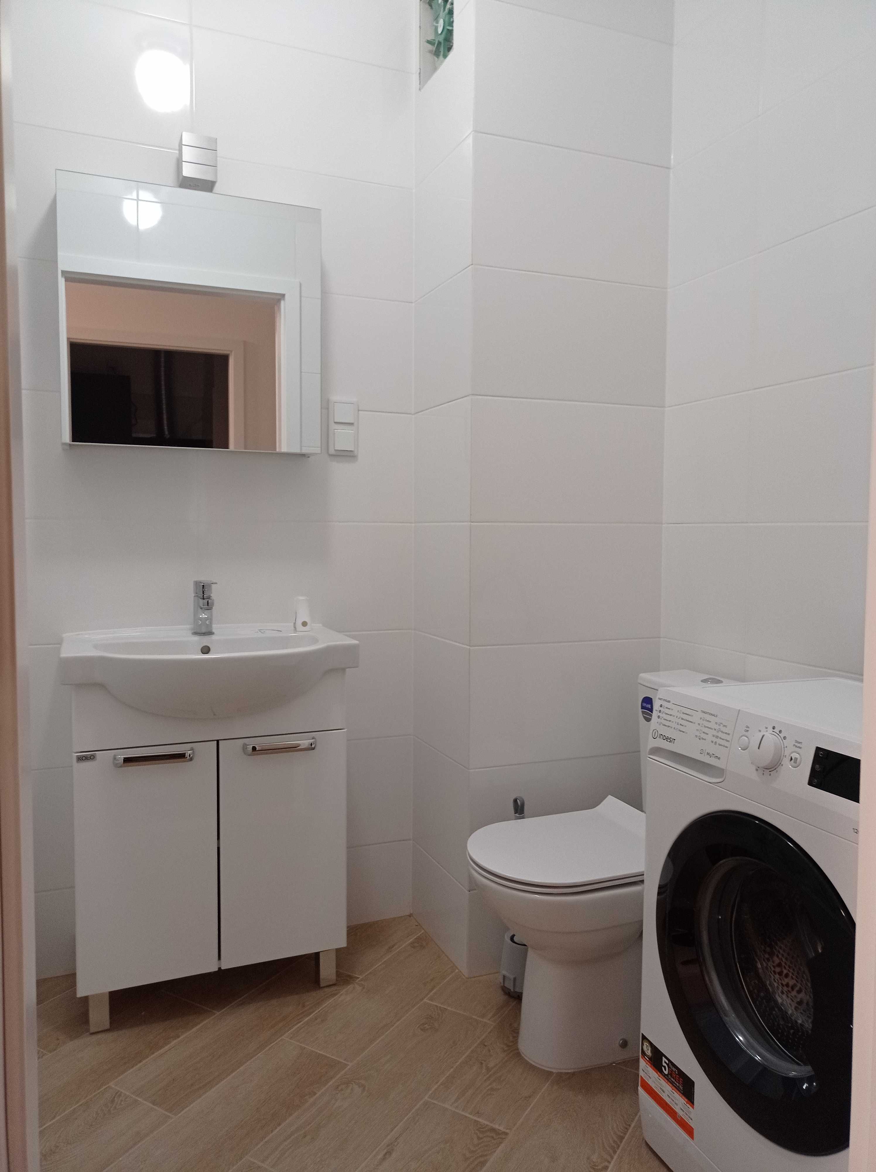 Kawalerka przy Galerii Północnej i tramwaju 17, balkon, osobna kuchnia