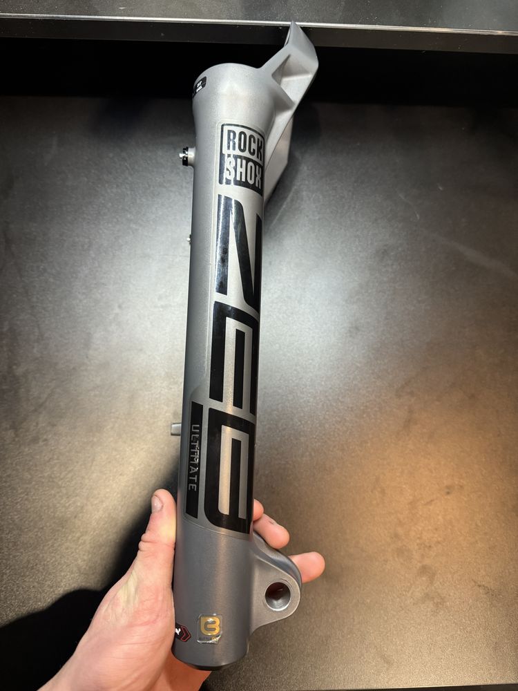 Dolna golen rock shox zeb ultimate 27.5 110/15