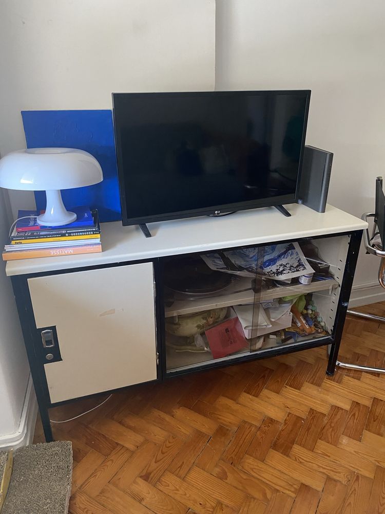 Movel  em metal decorativo ou tv