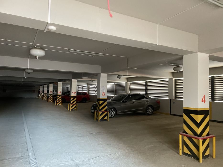 Продаж парковочного місця в закритому паркінгу