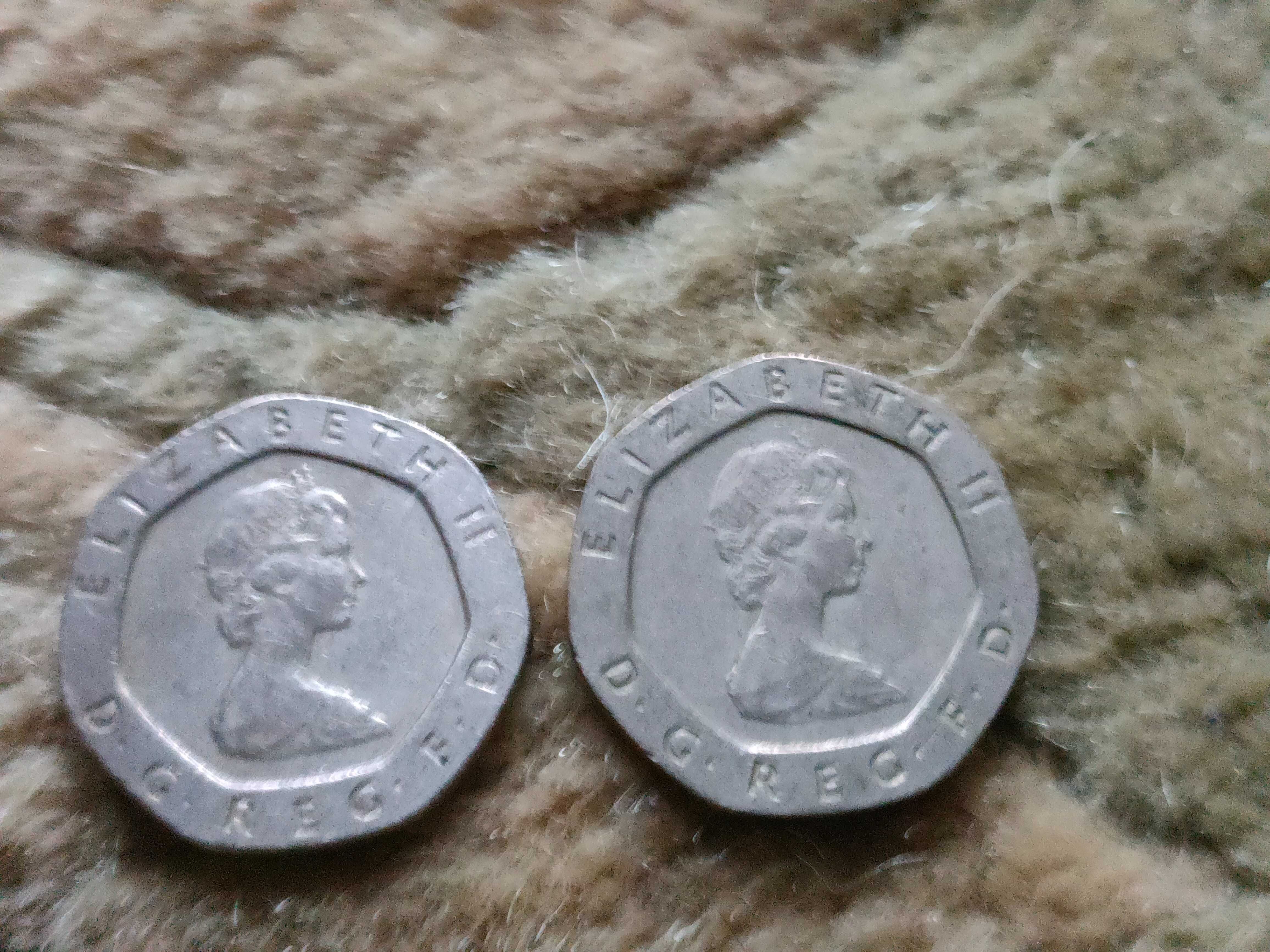 2 moedas de 20 pence de 1982